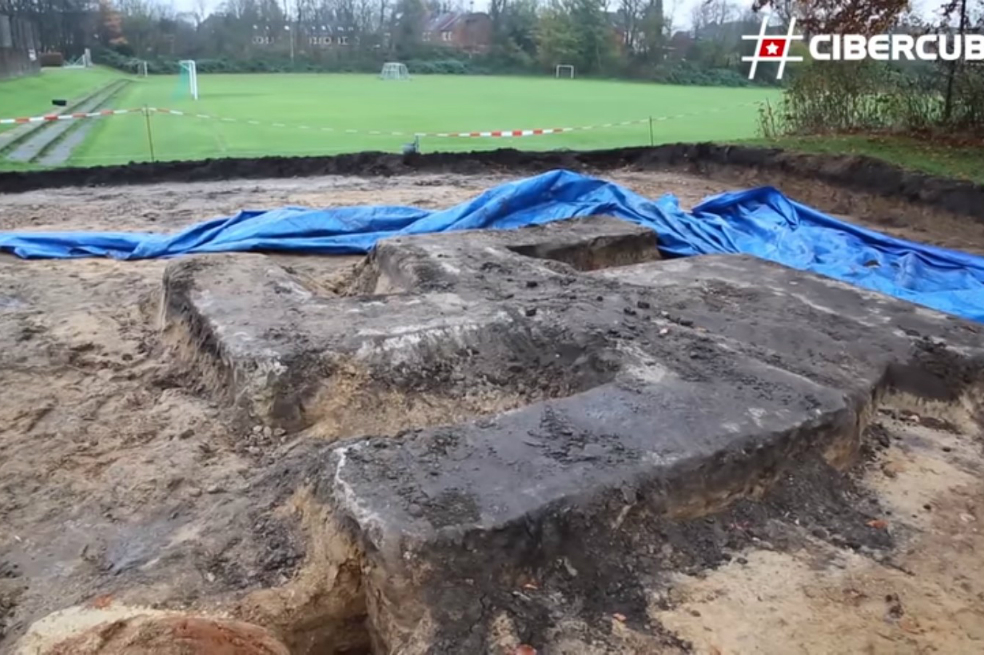 Gigantesca esvástica fue encontrada en estadio de Hamburgo