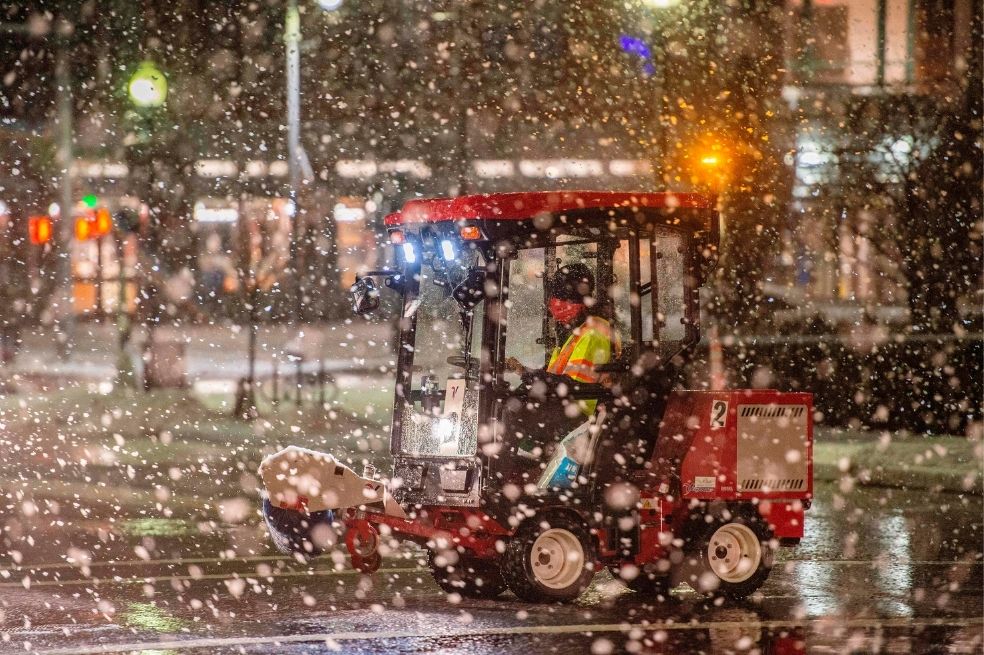 "Si superamos los 50 cm será una de las 10 mayores tormentas de nieve de la ciudad de Nueva York", dijo a la AFP Matthew Wunsch, meteorólogo del NWS en la ciudad.