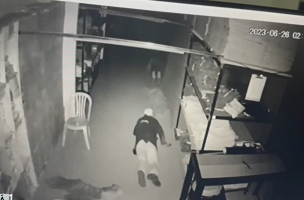 Roban bodega en Fontibón, se llevaron telas y pantalones, van tres casos este mes