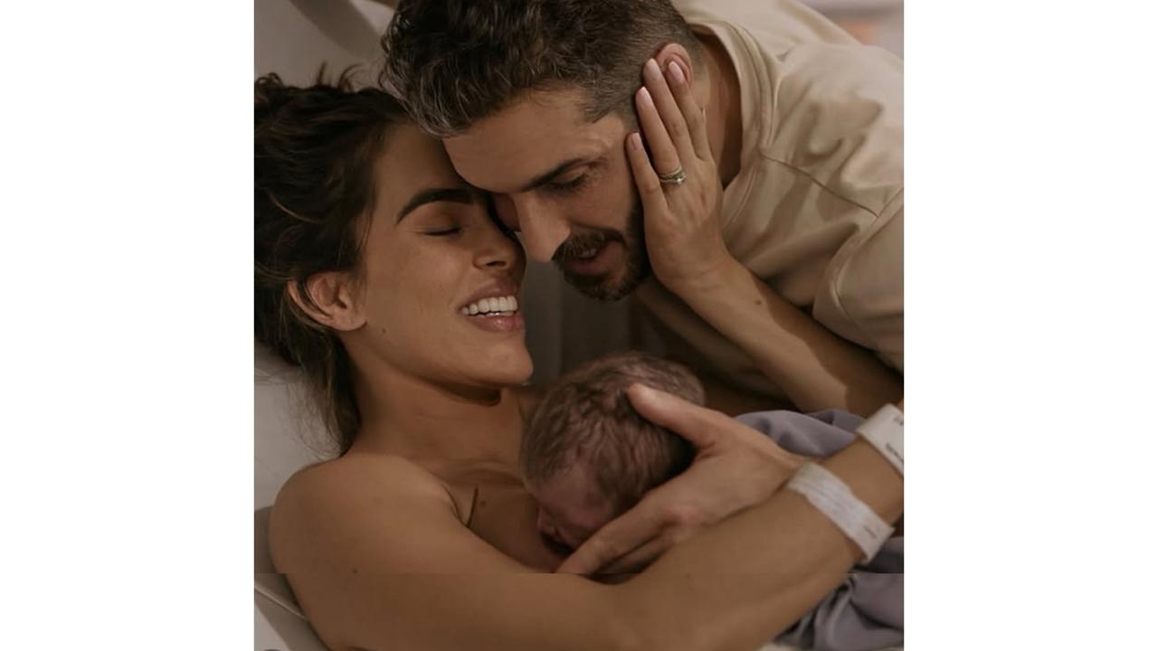 Nació hija de Sara Corrales y Damián Pasquini:  “Ya estás aquí y el mundo es otro”. Fotos