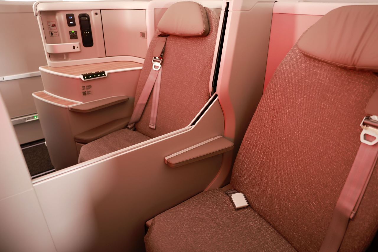 Con la incorporación de esta nueva generación de aviones A350, Iberia estrena también un nuevo producto que eleva la experiencia de viaje de sus clientes.