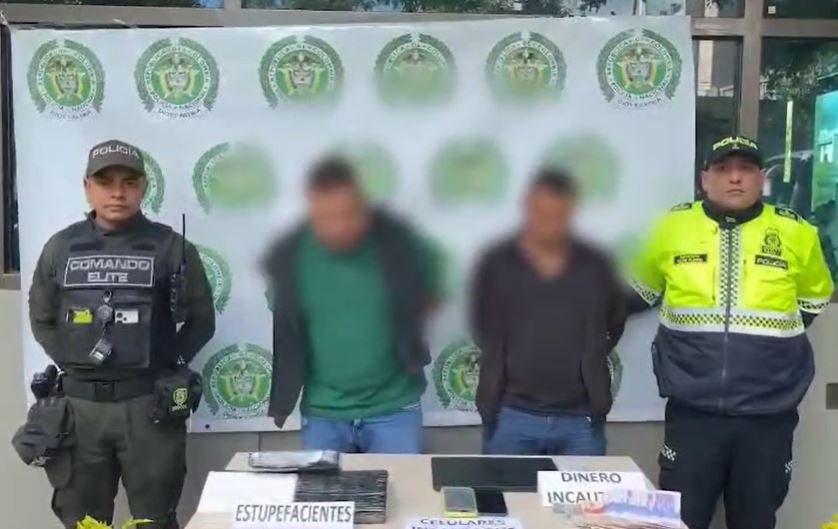 Policía sorprendió a dos sujetos transportando cinco kilos de cocaína en Suba