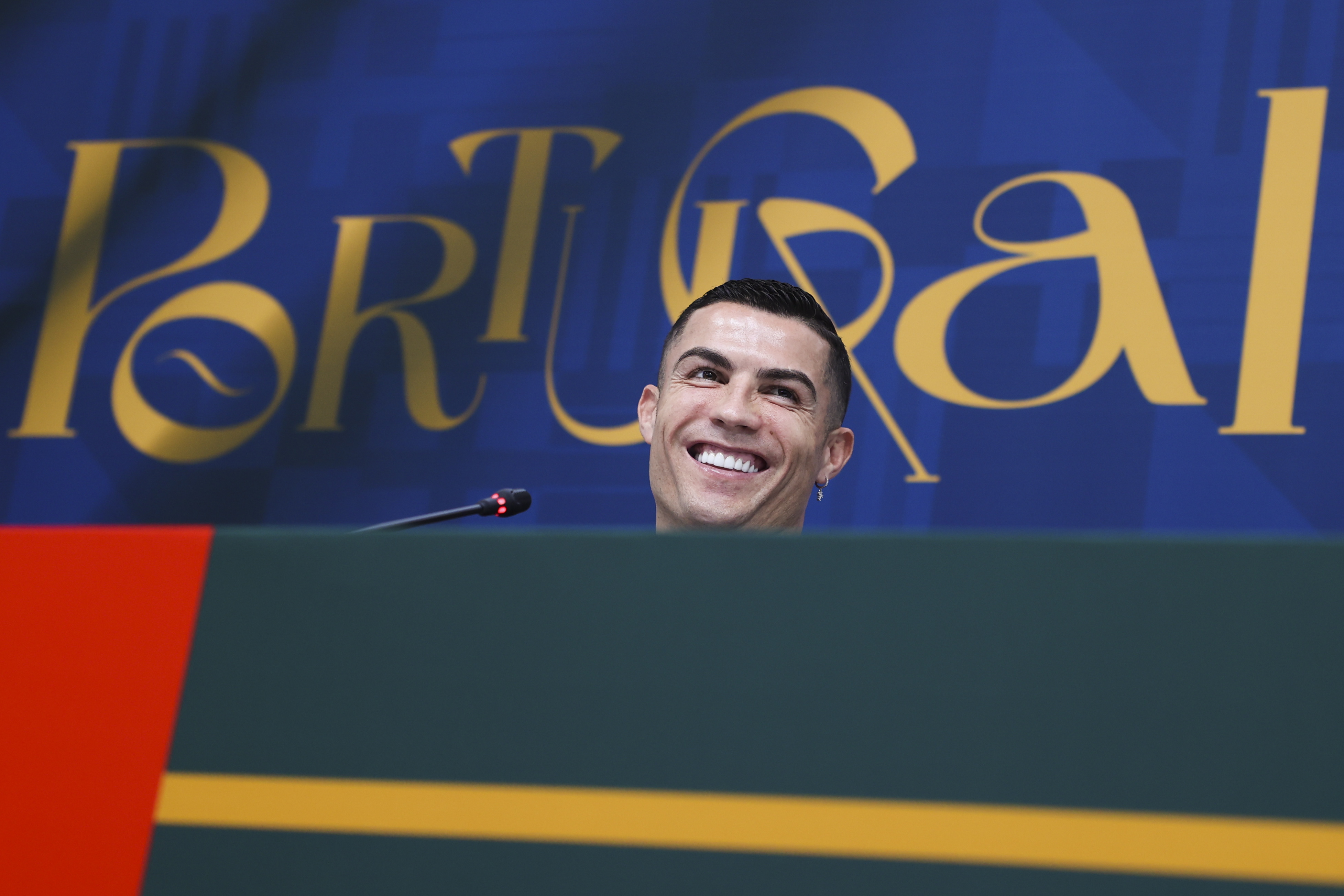 Cristiano, sin equipo, arranca su última cruzada con Portugal