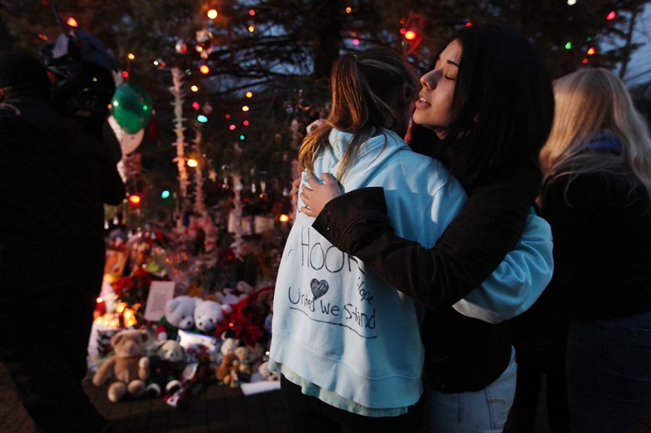 EE.UU. despidió primeras víctimas de masacre de Connecticut