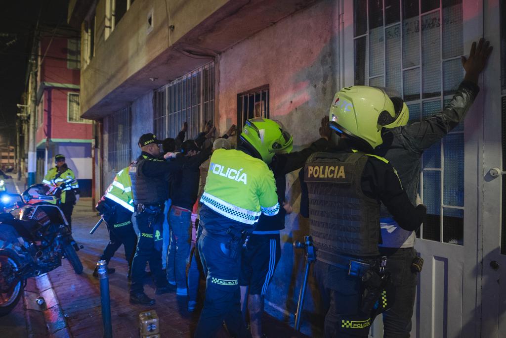 Bogotá nocturna: capturan a 102 personas en operativos de seguridad