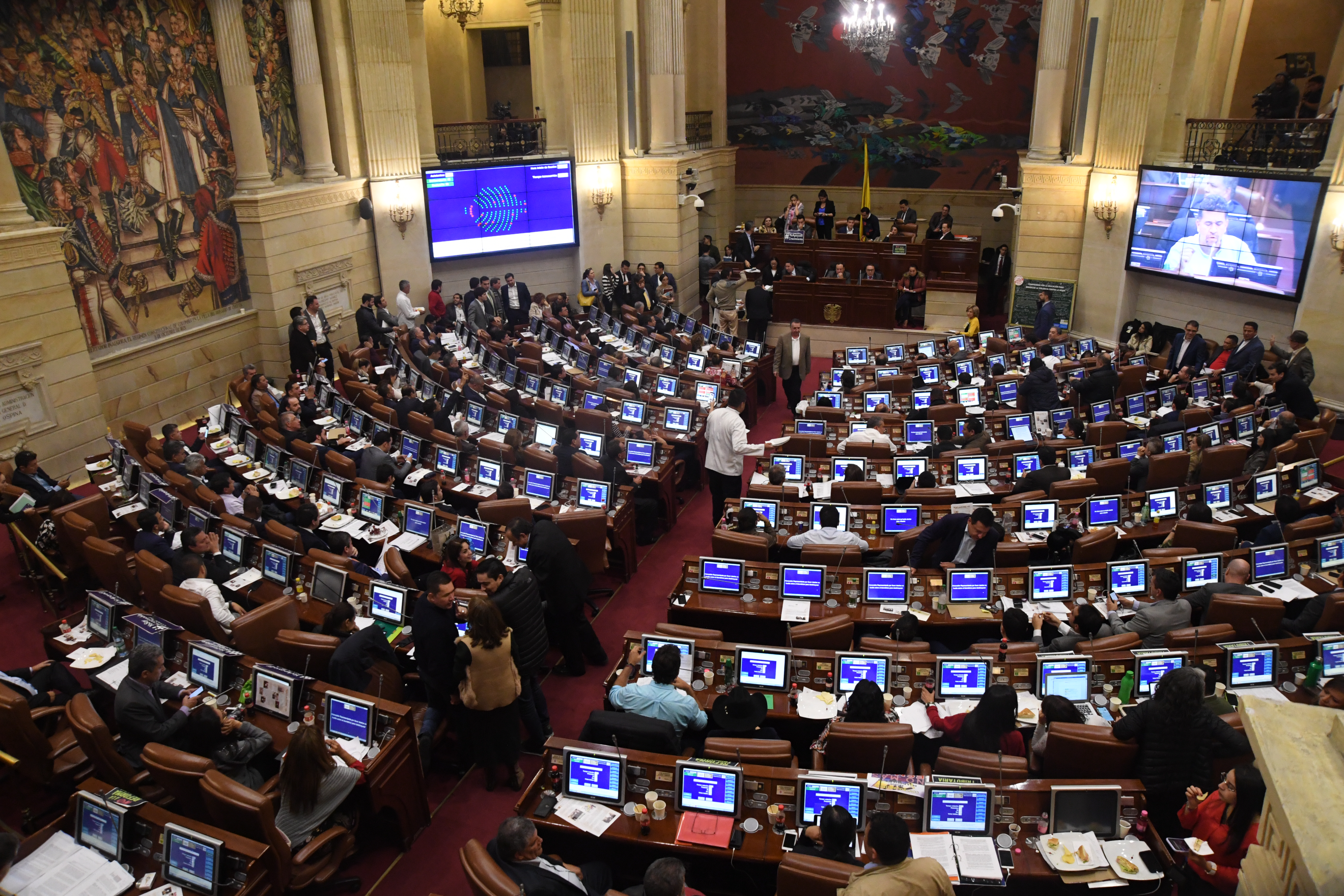 Congreso recibe ponencia positiva para revivir la reforma a la salud: ¿qué sigue?