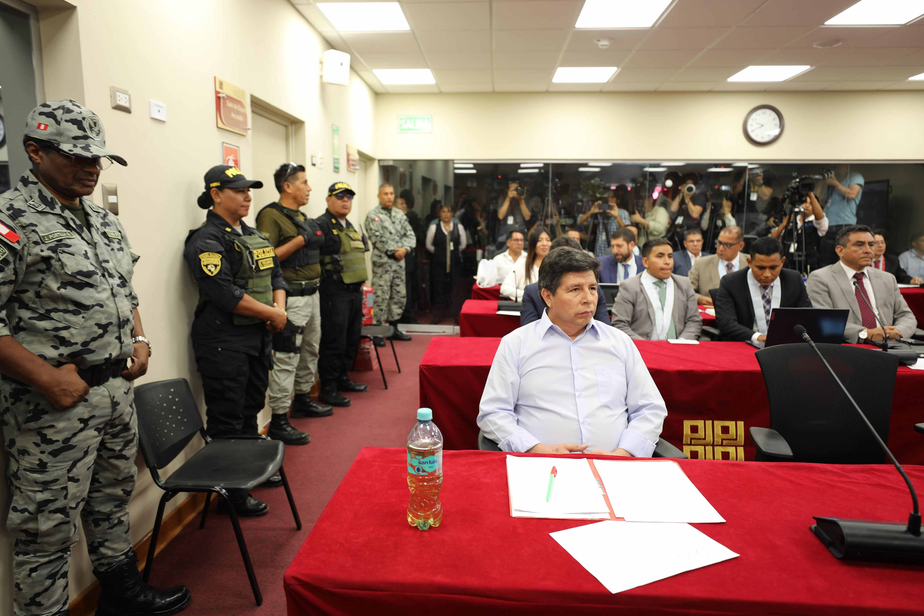 “Una pantomima”: empezó el juicio contra el expresidente Pedro Castillo en Perú