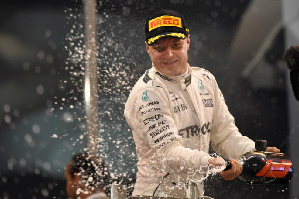 Valtteri Bottas gana la última carrera de la Fórmula Uno 2017
