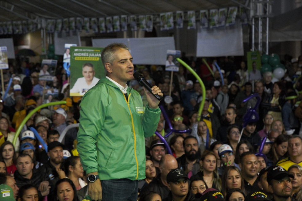 “Petro está empecinado en concentrar más poder”: nuevo Gobernador de Antioquia
