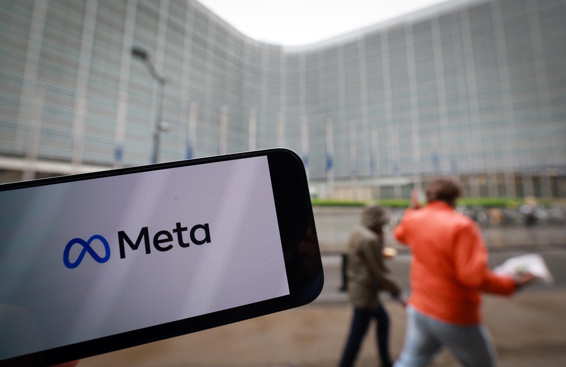 Aumentan anuncios políticos fraudulentos con IA en Meta, denuncia grupo de monitoreo