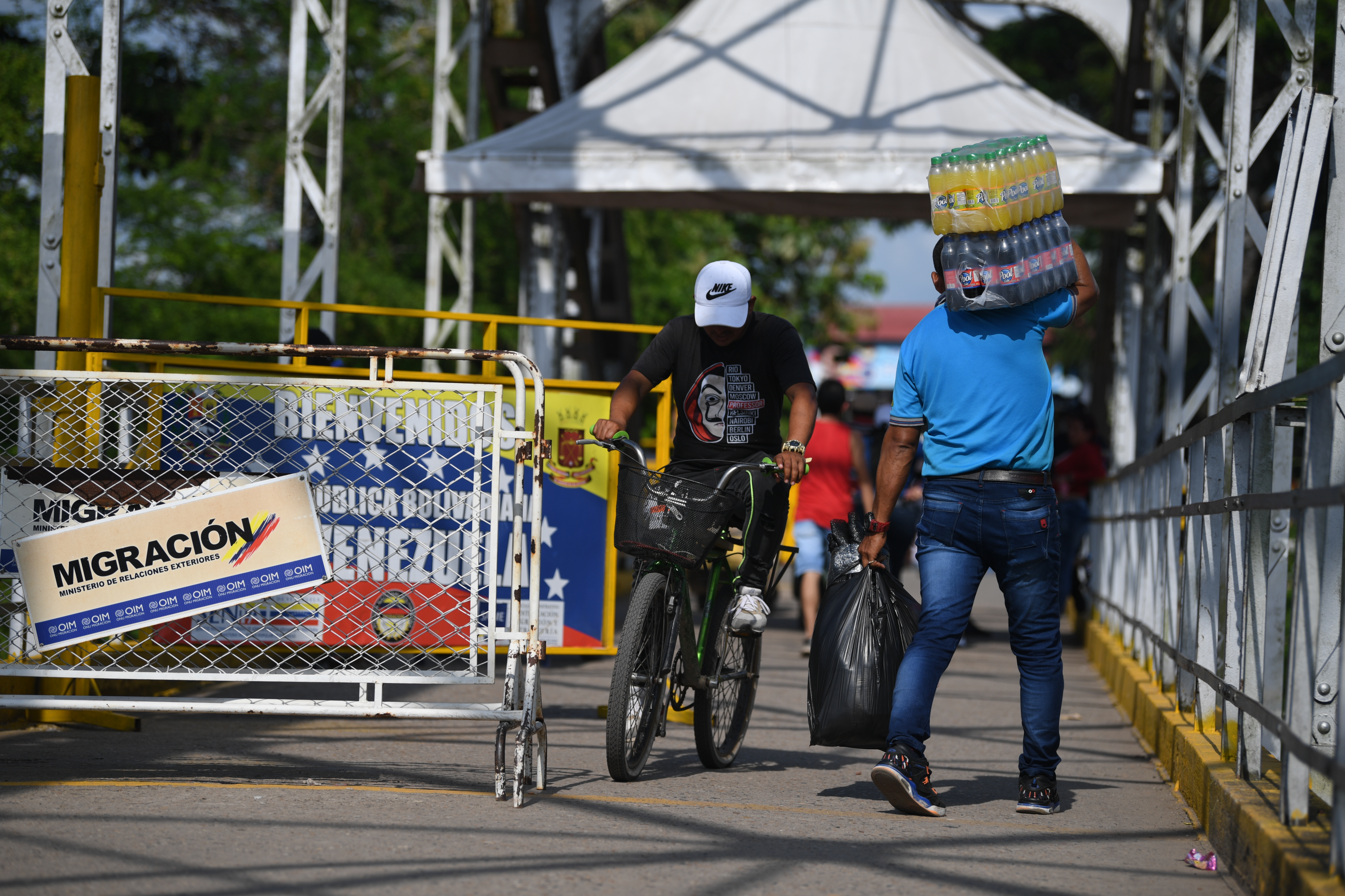 Negar la persistencia de la migración venezolana o tapar el sol con un dedo