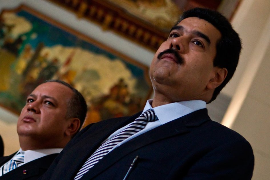 Maduro reitera que Chávez «ha venido mejorando»
