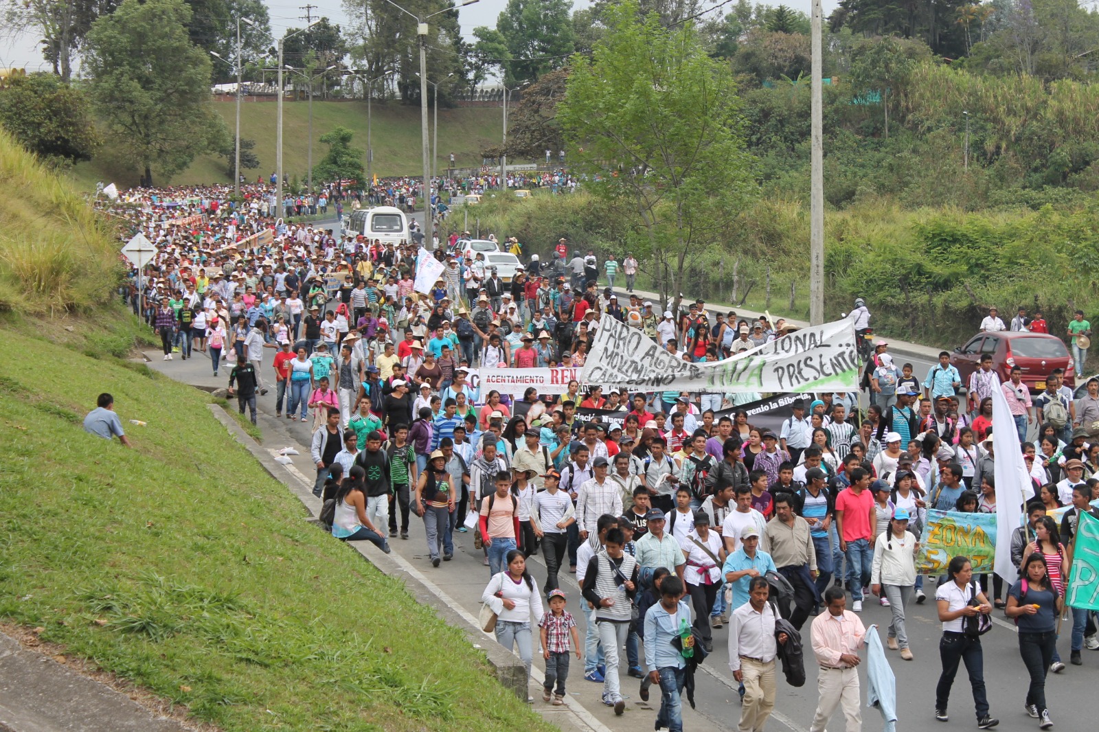 Marcha de organizaciones campesinas en Popayán, Cauca, durante 2013. Allí la ACIT participó para exigir los derechos de los campesinos.