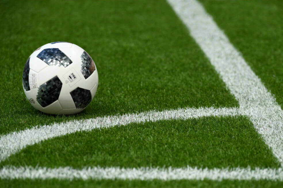FIFA propone cinco cambios durante los partidos cuando vuelva el fútbol