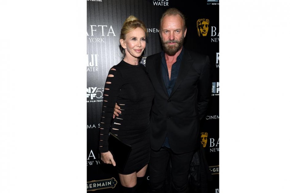 Cantante Sting se reúne con familiares de 43 estudiantes desaparecidos