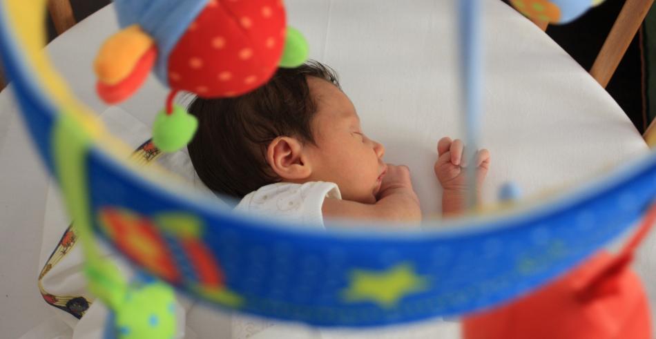 Es hora de dejar dormir solo a tu bebé