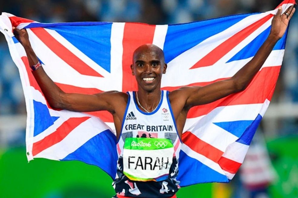 Mohammed 'Mo' Farah nació en Somalia, pero creció en el Reino Unido, país al que representó en Londres 2012 y Río 2016, olimpiadas en las que ganó cuatro oros en las pruebas de los 5.000 y 10.000 metros.