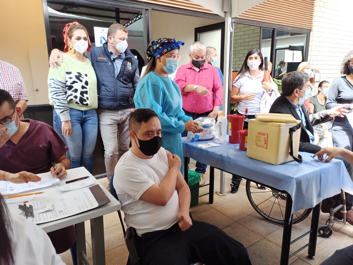 Arrancó la vacunación contra el COVID-19 para las personas con discapacidad en Colombia