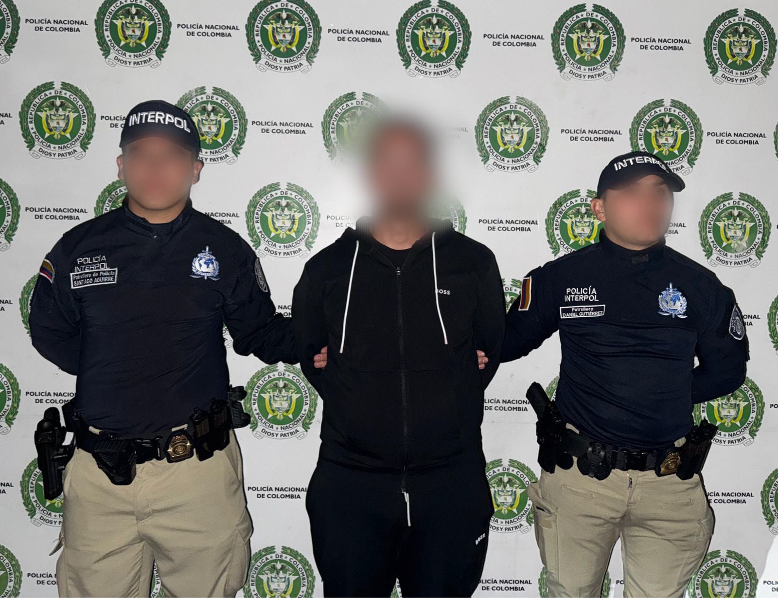 Momento de la captura de Arian Lluka, quien se había fugado de una cárcel en 2019. Allí cumplía una sentencia por homicidio agravado.