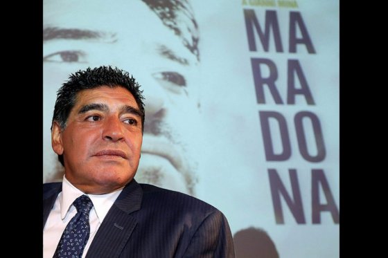 Coleccionista español pone en venta Ferrari negro de Diego Maradona