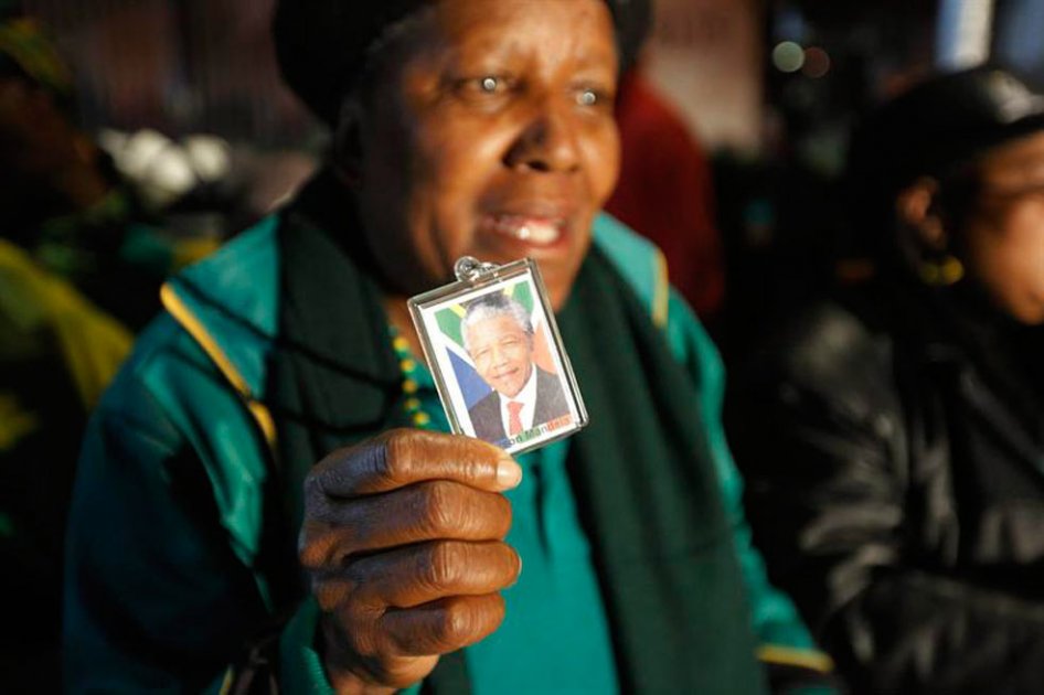 Mandela afronta su noveno día en estado crítico
