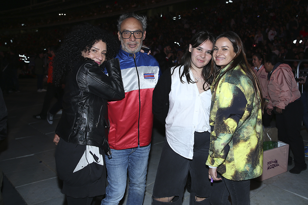 Paola Pallares, Julio Correal, Alegría Correal y Valentina Correal