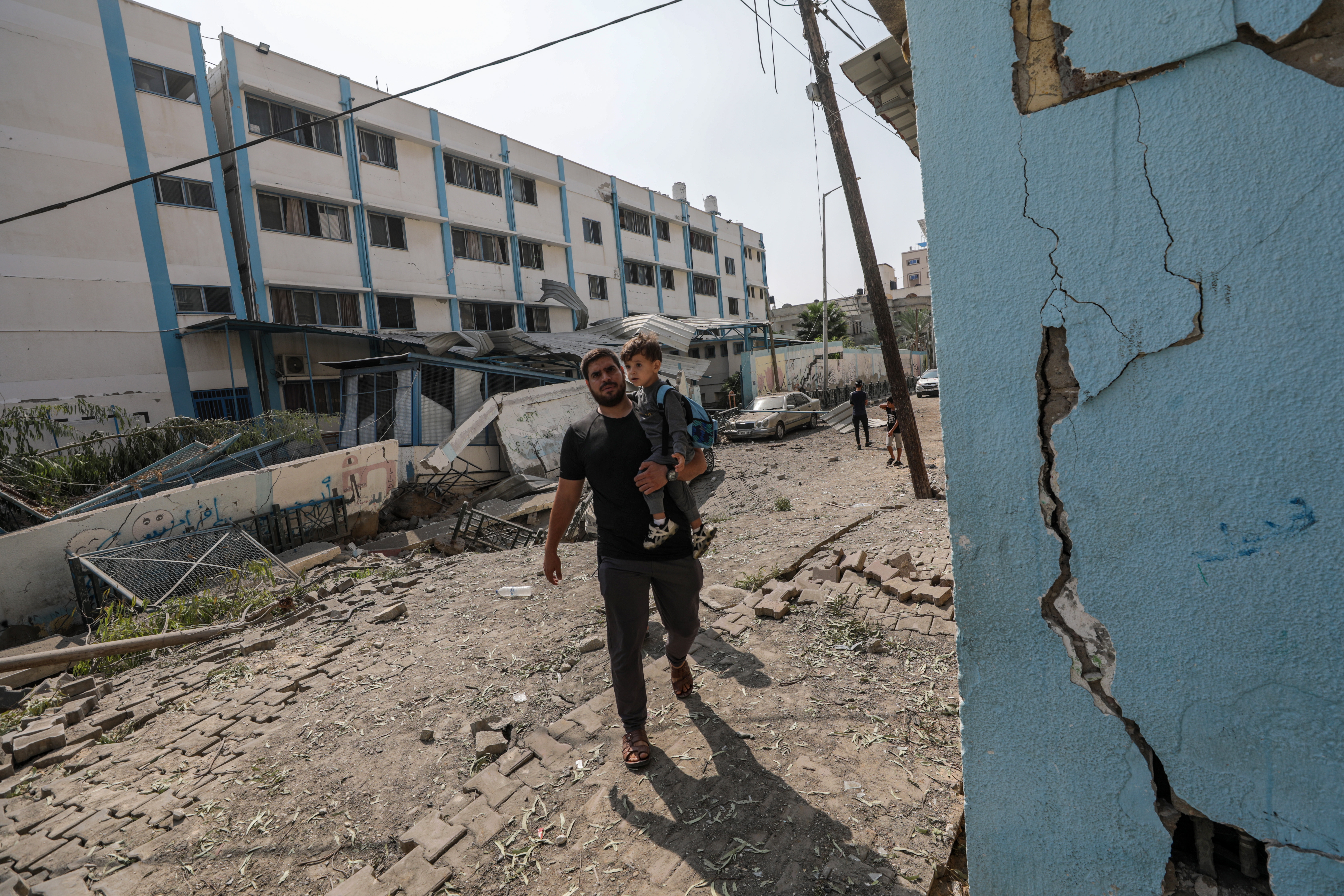 Gaza (---), 08/10/2023.- The damaged UNRWA school building in Gaza City, 08 October 2023, following Israeli air strikes. The air strikes, in retaliation for the 07 October Hamas rocket attacks on Israel, have killed over 300 people in the Gaza Strip, with almost 2,000 wounded, according to Palestinian official sources. EFE/EPA/MOHAMMED SABER