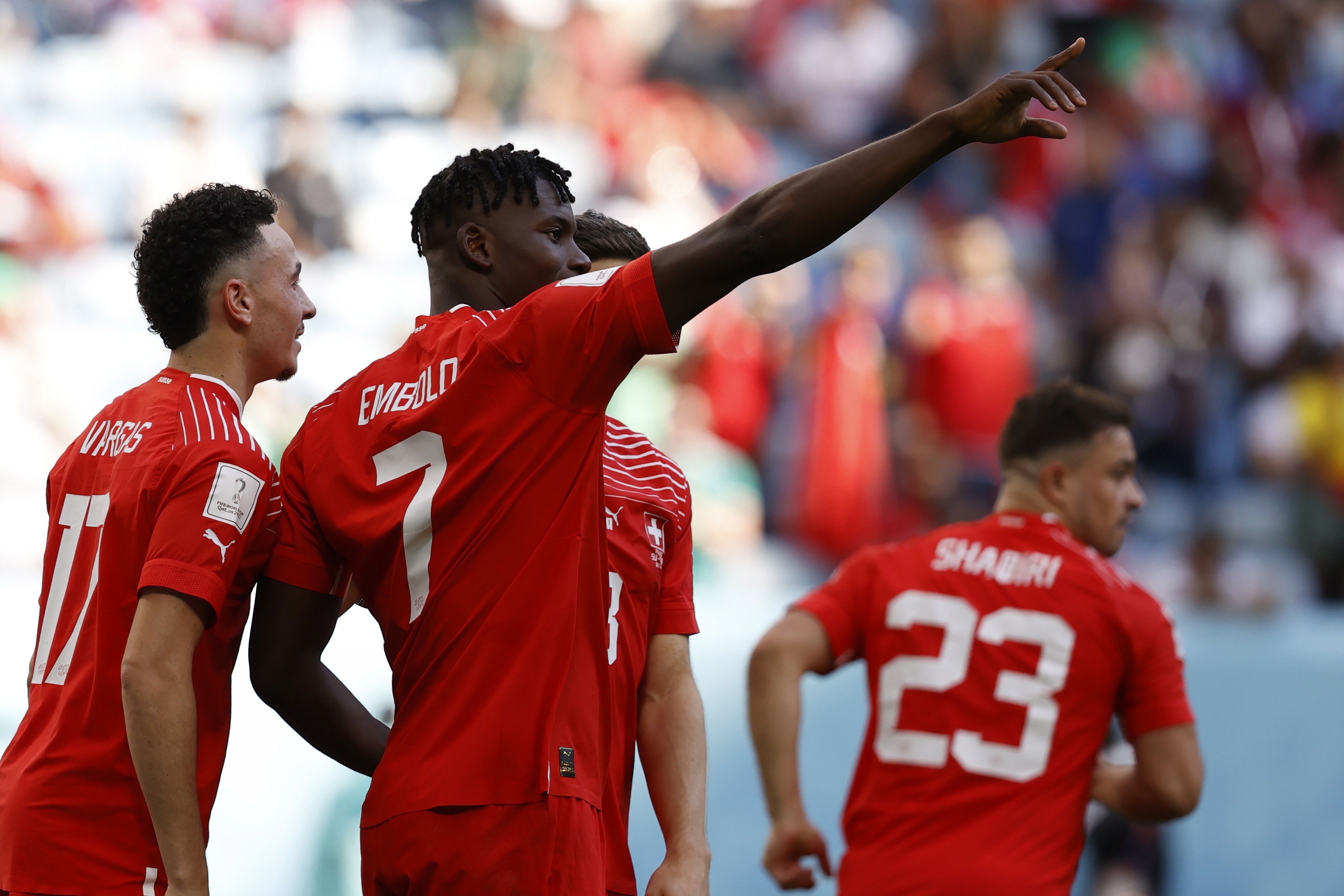 Suiza le ganó a Camerún con gol de Breel Embolo, camerunés de nacimiento