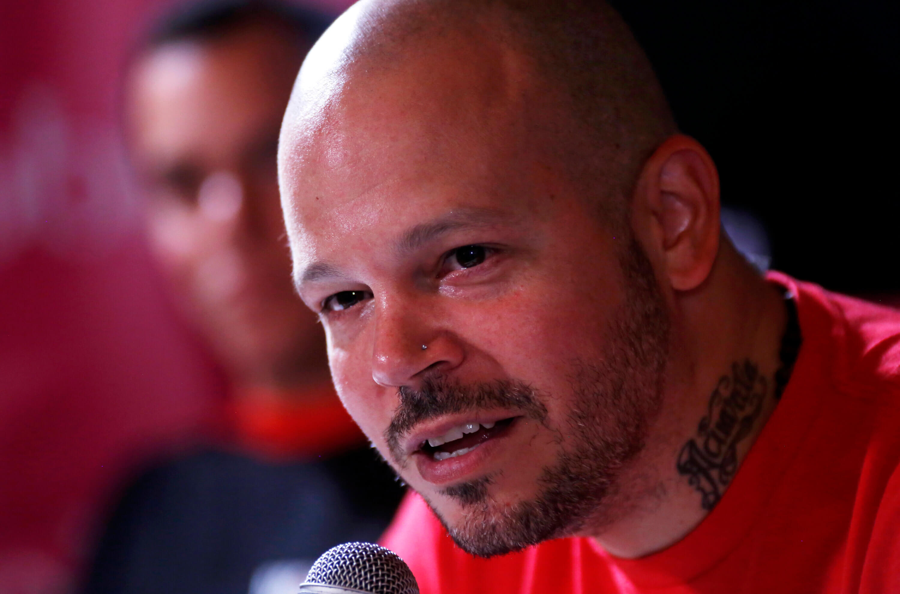 Residente junta 113 besos en su nuevo tema «Antes que el mundo se acabe»