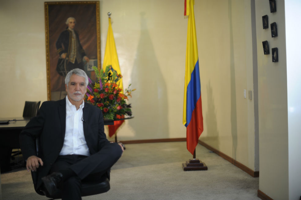 Lo que dijo Peñalosa en su primera entrevista como alcalde de Bogotá