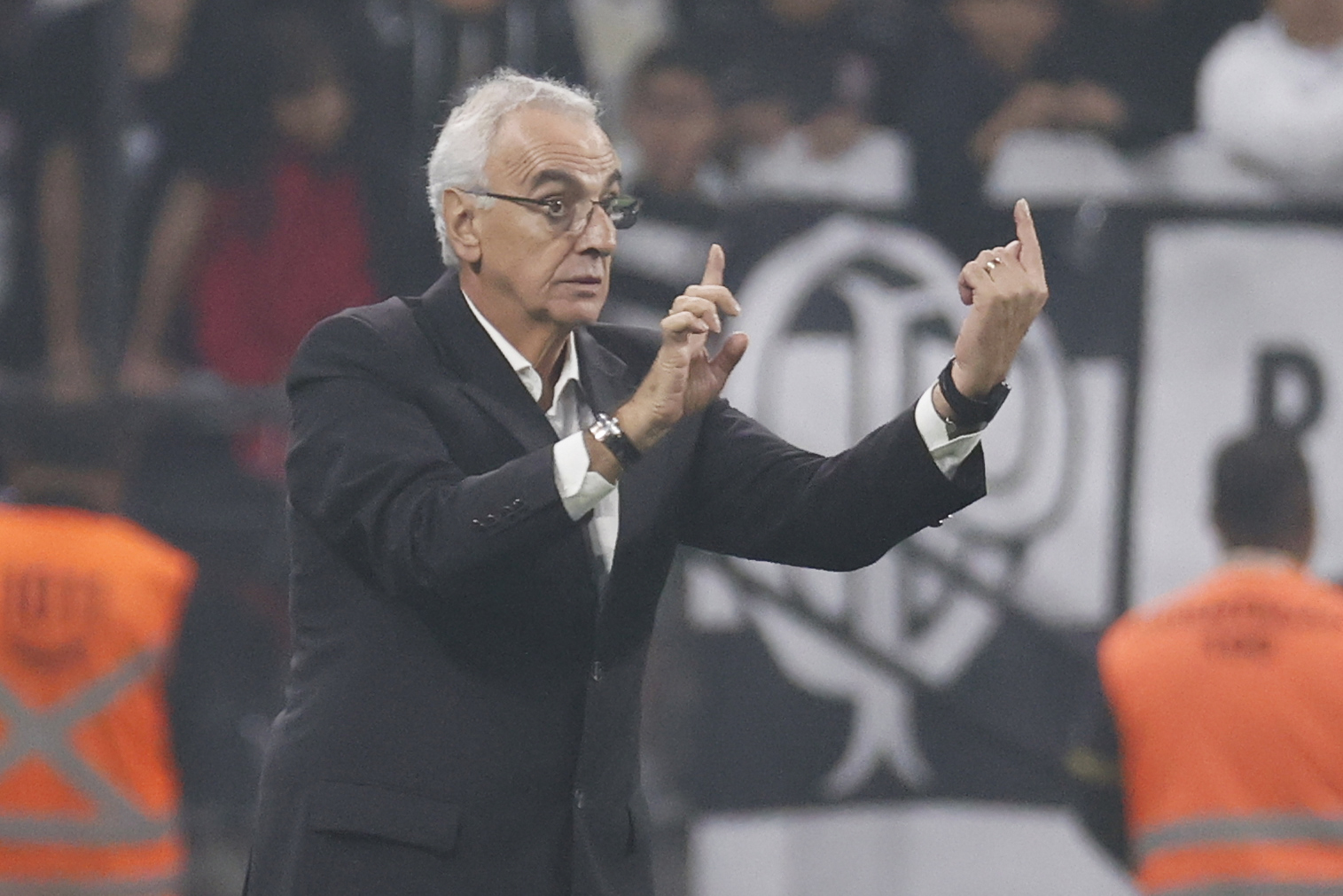 Oficial: Jorge Fossati dirigirá a la selección de Perú