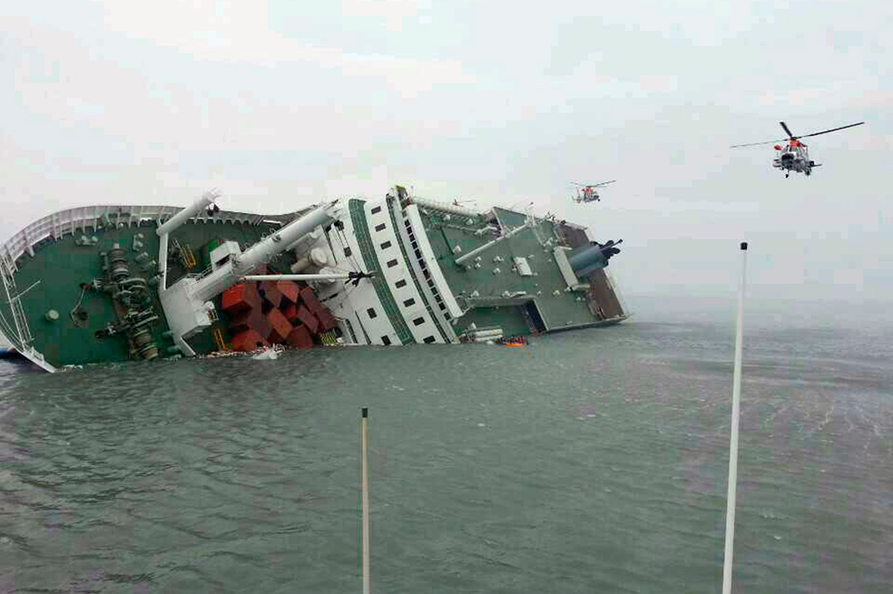 Impactantes imágenes del naufragio en Corea del Sur
