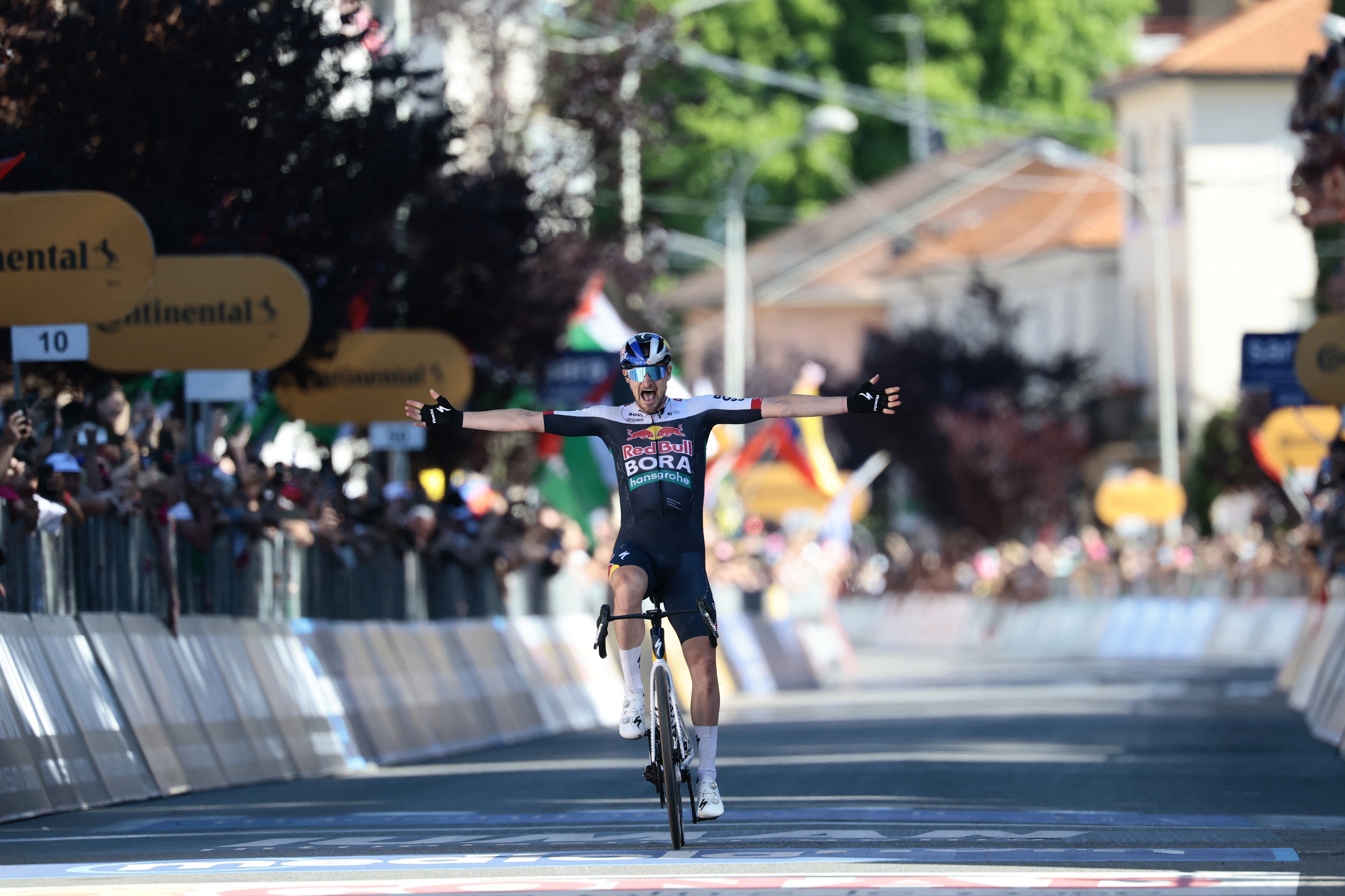 Nico Denz dio la sorpresa en el Giro de Italia y ganó la etapa 18
