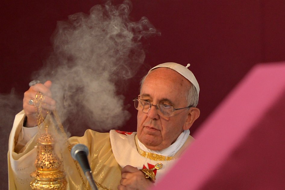 Papa envía cuestionario sobre uniones gays y divorcio para abordar Sínodo