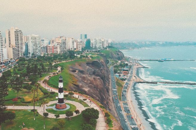 Miraflores, el distrito turístico de Lima, en Perú, sobrevive sin extranjeros