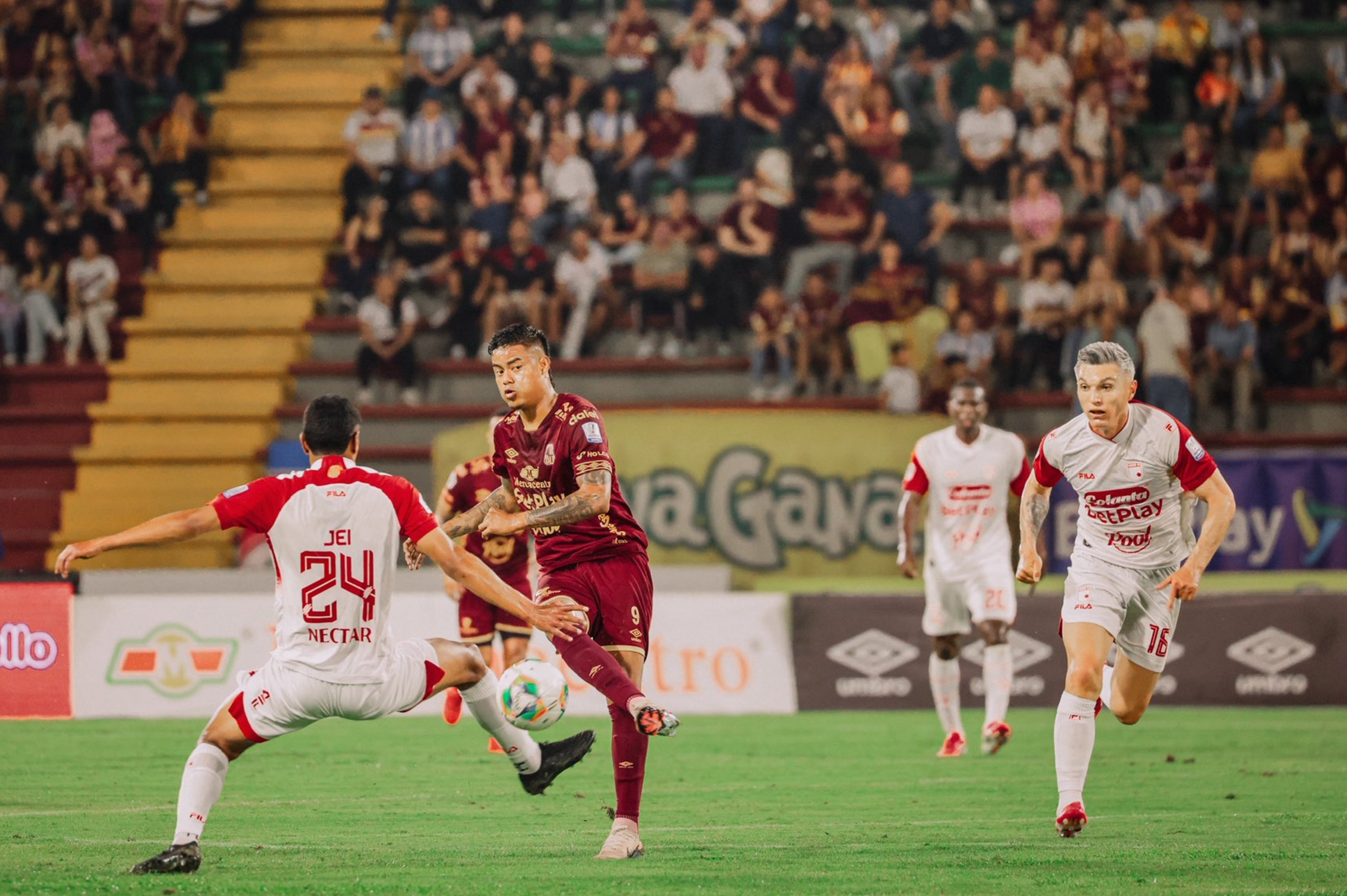 Tolima y Santa Fe empataron en un partido que tuvo de todo: así quedó la tabla