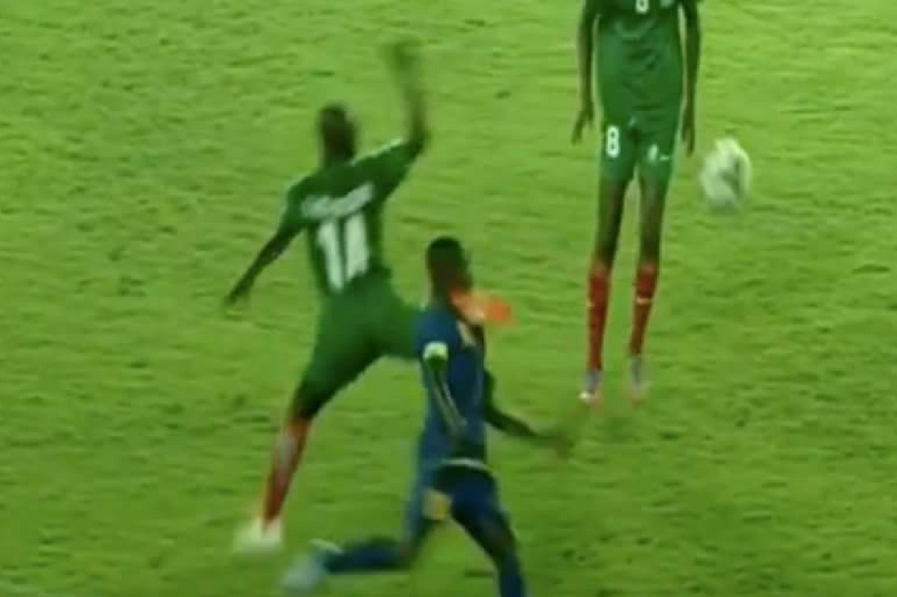 Fuerte agresión en el fútbol juvenil de África