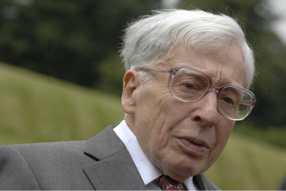 Muere Nobel británico Robert Edwards, pionero de fecundación in vitro