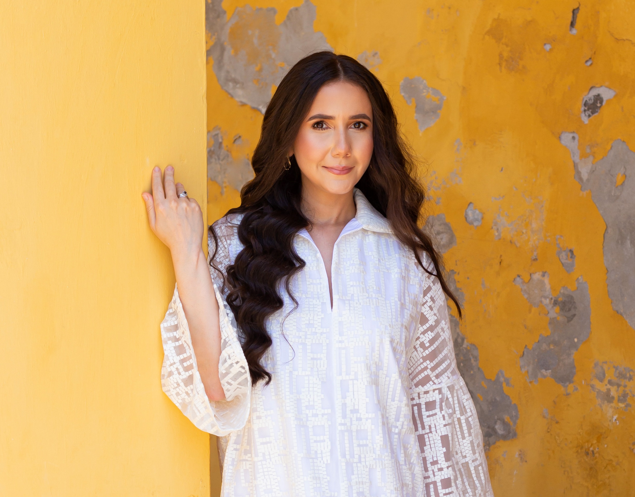 Irina Vargas, creadora y diseñadora de su propia marca, abrió sus puertas hace 14 años y desde entonces sus prendas inspiran y evocan feminidad.