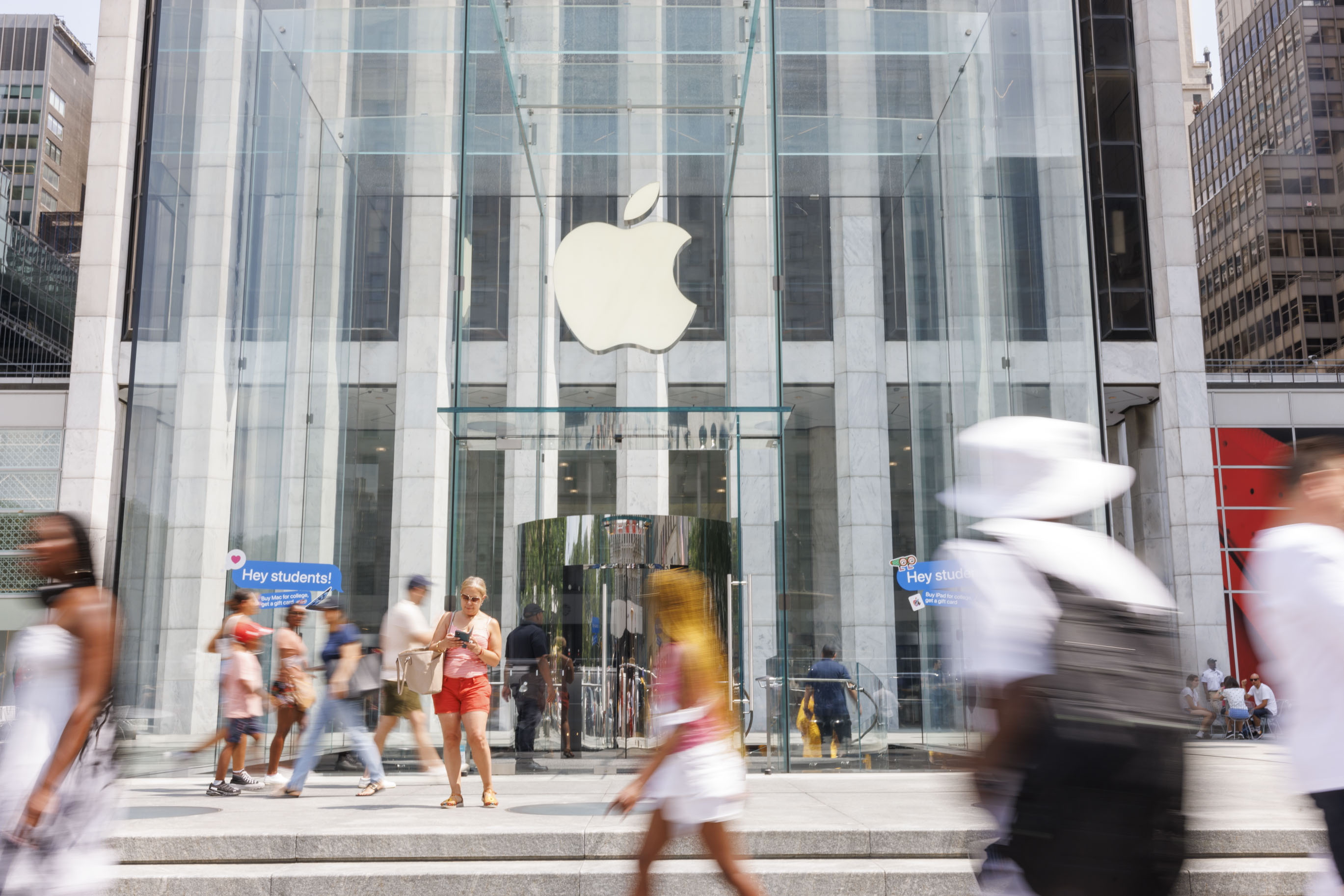 Apple dice que algunas mejoras clave de IA para Siri se retrasarán hasta 2026