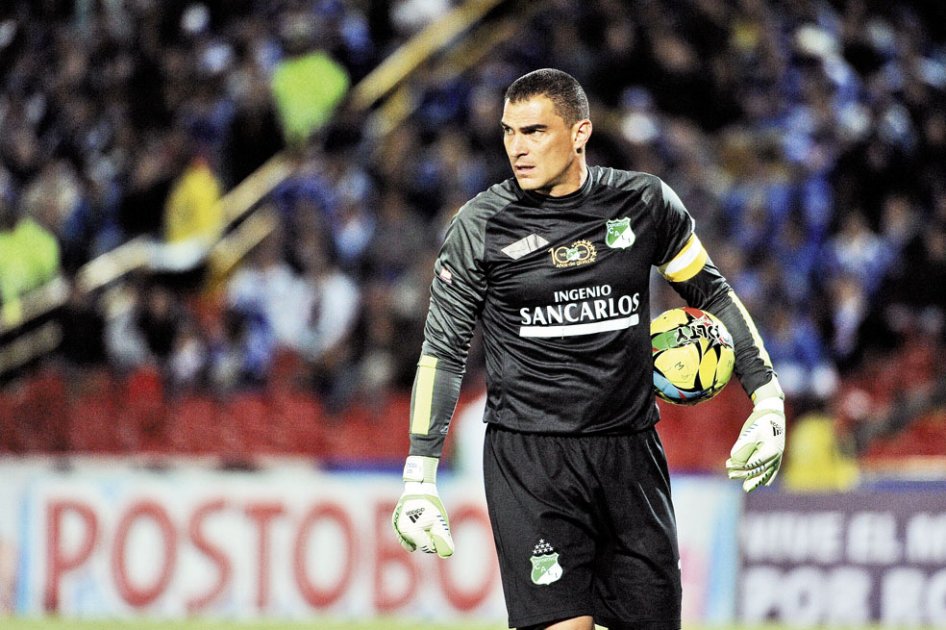 Farid Mondragón, el dueño del balón