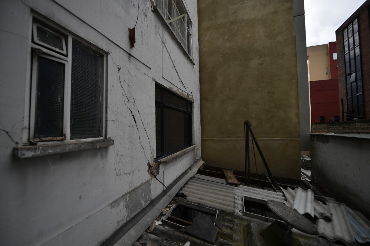 El Idiger recomendó evacuar los apartamentos del costado norte del edificio "Hernández Jiménez", de los cuales dos están habitados.