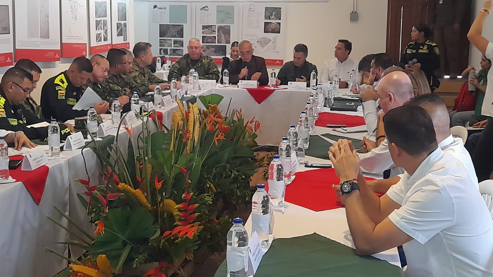 Mindefensa y Minjusticia analizarán la posibilidad de nuevos espacios en cárceles