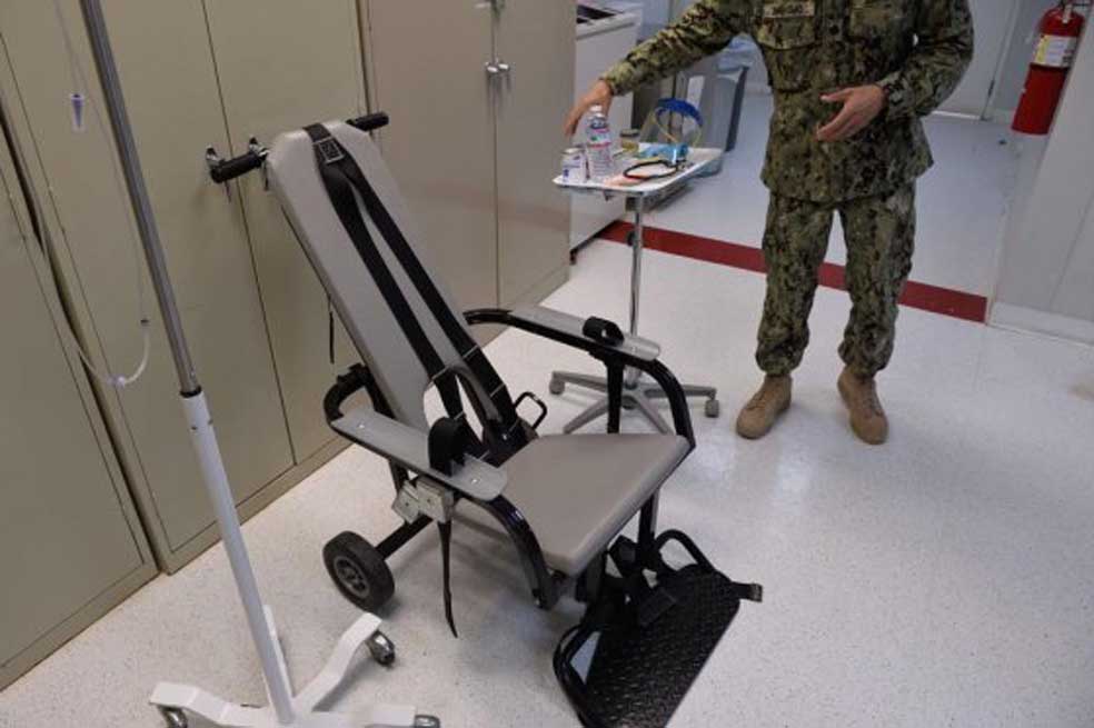El dilema de la alimentación forzada en Guantánamo