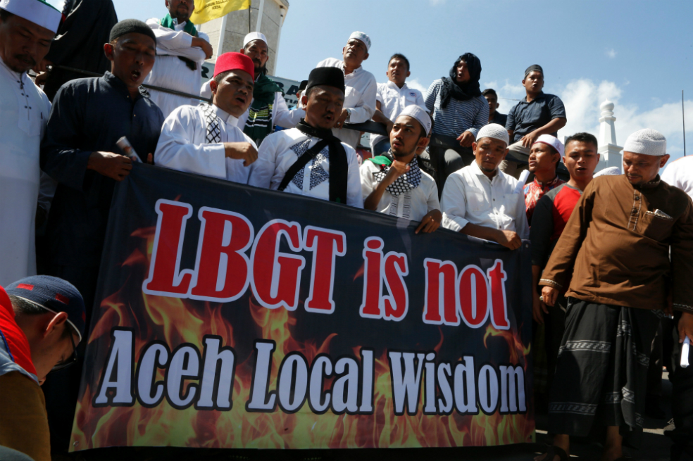 Desnudas y golpeadas, la violencia contra las mujeres trans en Indonesia