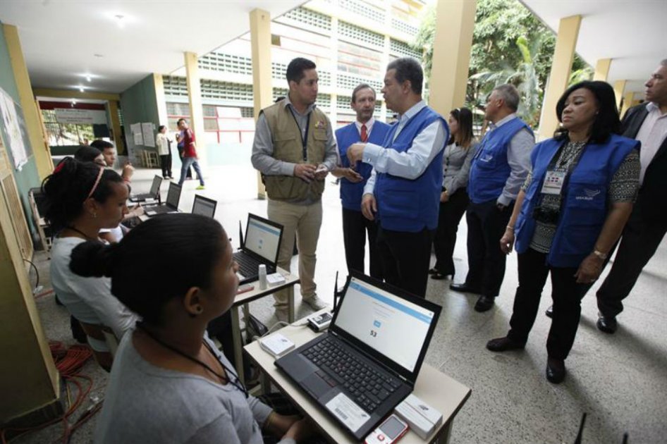 No era necesario prorrogar horarios de votación en Venezuela: Rector del CNE
