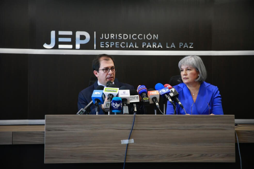 Ponerle fin a Justicia y Paz, la propuesta del fiscal Francisco Barbosa