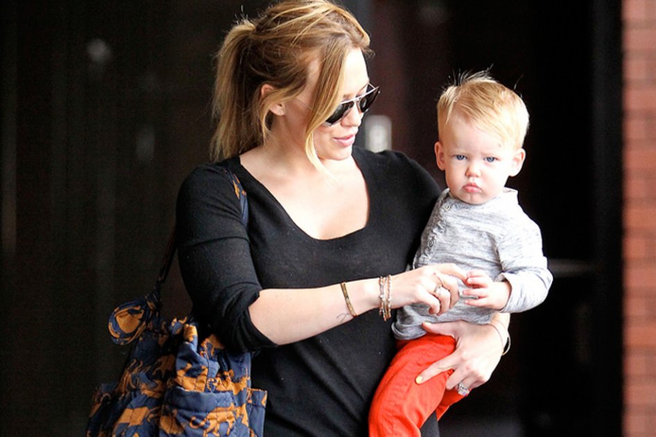 A Hilary Duff la agota la maternidad