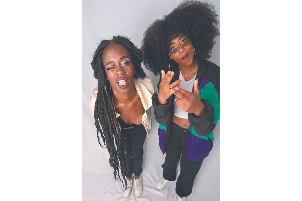 Vocalistas del grupo de dancehall bogotano Queen’s Tafari.