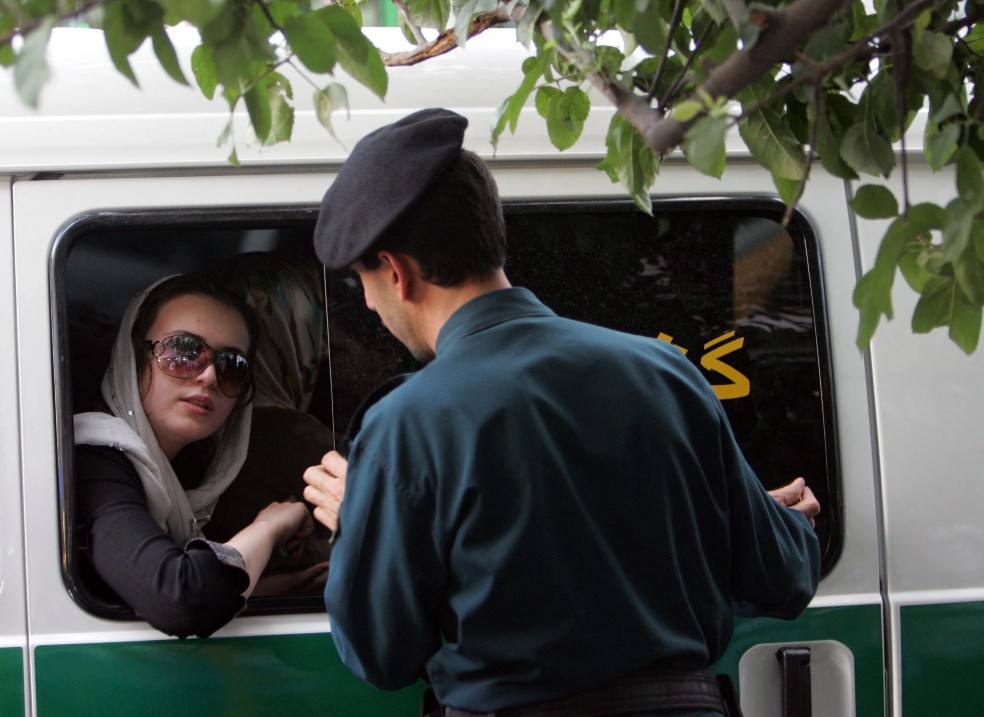 ¿Llegó el fin de la “Policía de la moral” de Irán? Su futuro aún está lleno de dudas